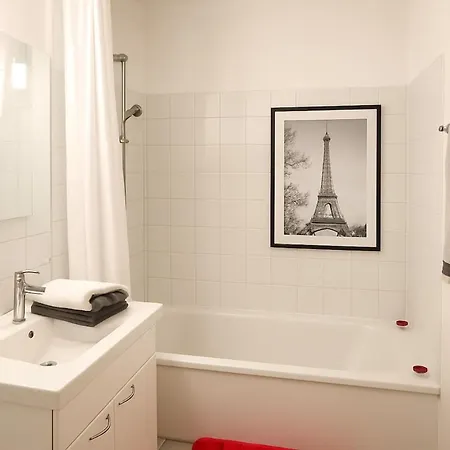 Tour Eiffel *